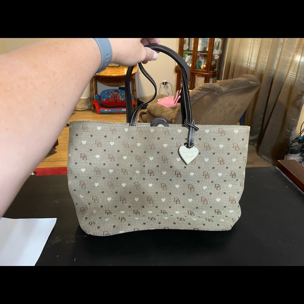 Dooney & Bourke tote purse